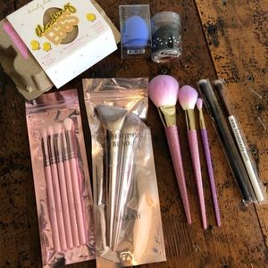 Beauty sponge/brush lot